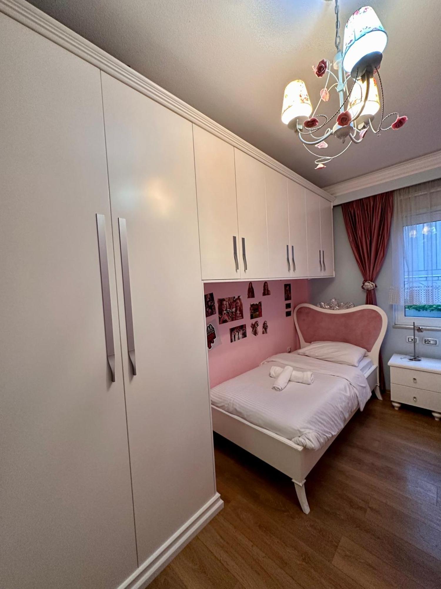 Center Apartment Easy Tirana Kültér fotó